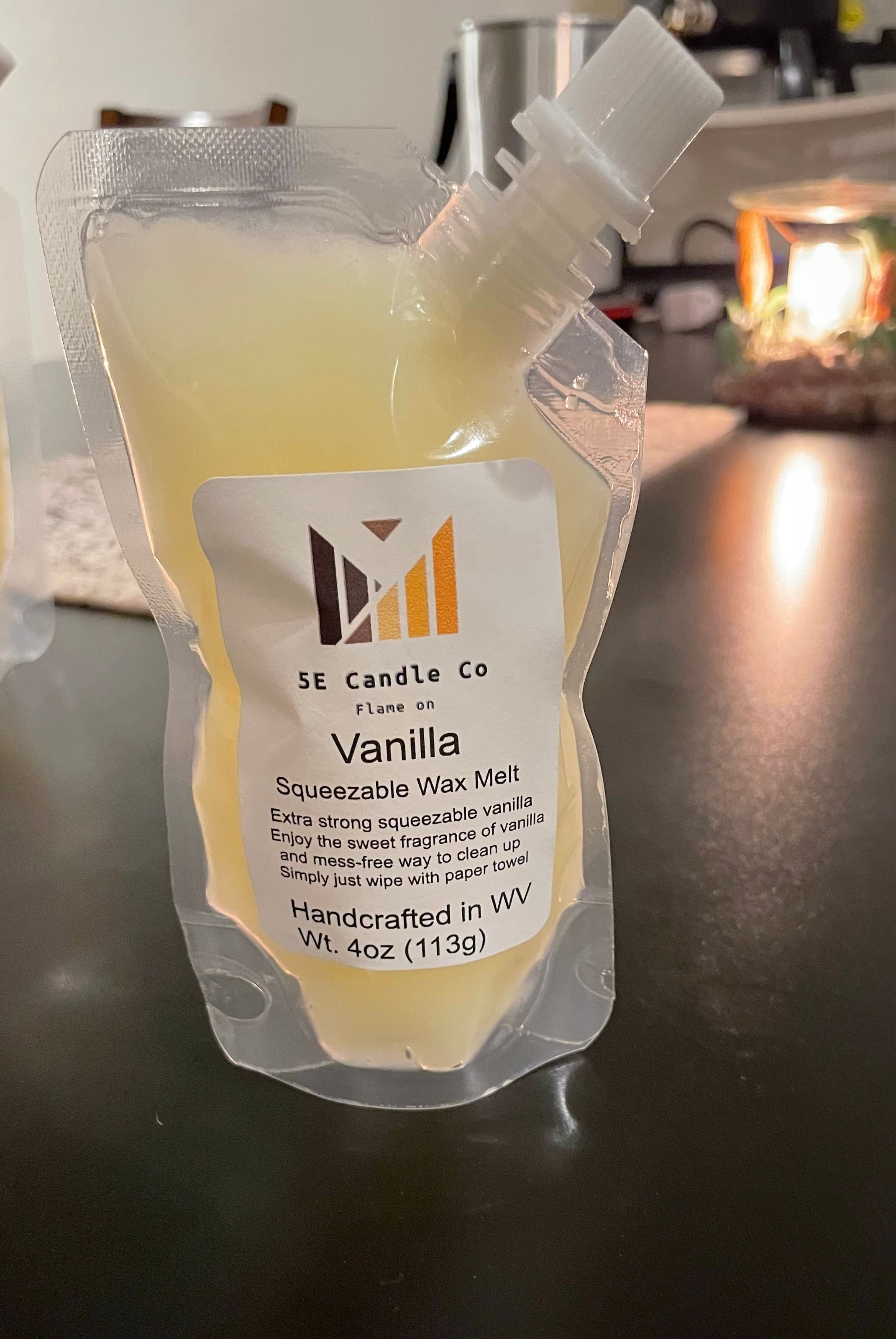 Vanilla 4oz squeezable wax melt (extremely strong)